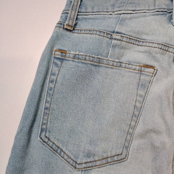 Abercrombie & Fitch Curve Love The Ankle Straight Ultra High Rise Jeans - Picture 6 of 10